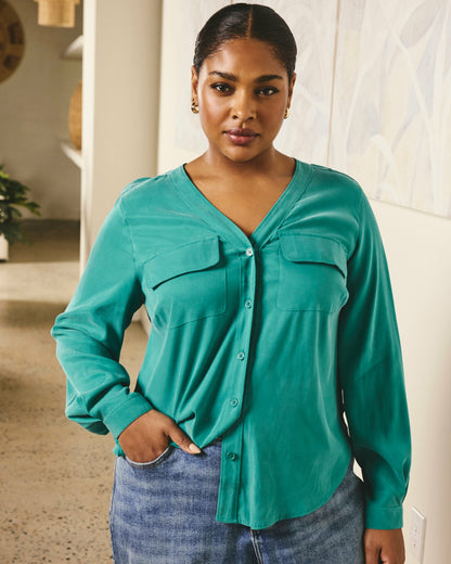 Universal Standard Cooling Stretch Cupro Button-Down Blouse - Green Tourmaline