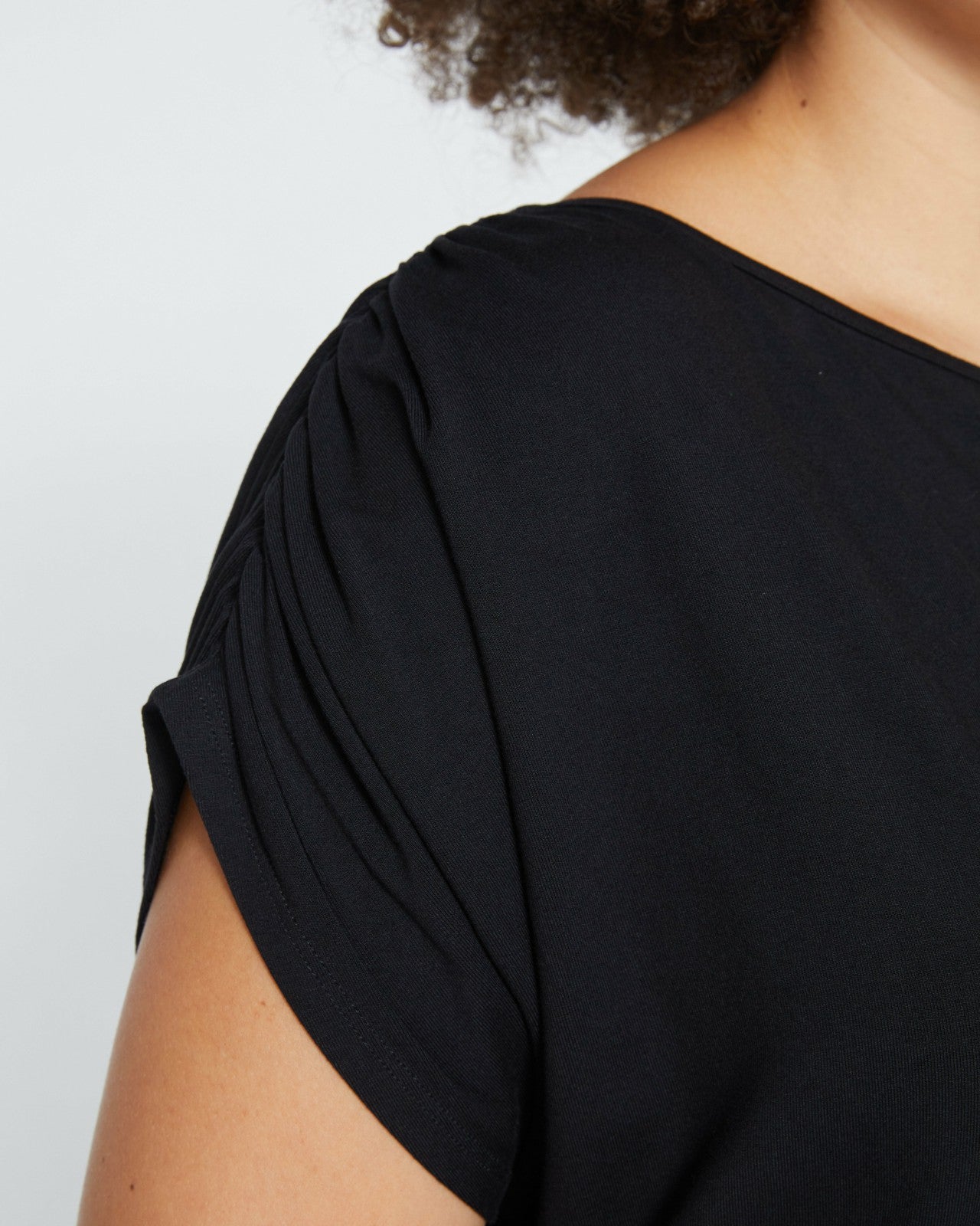 Universal Standard Helena Divine Jersey Gathered Tee - Black