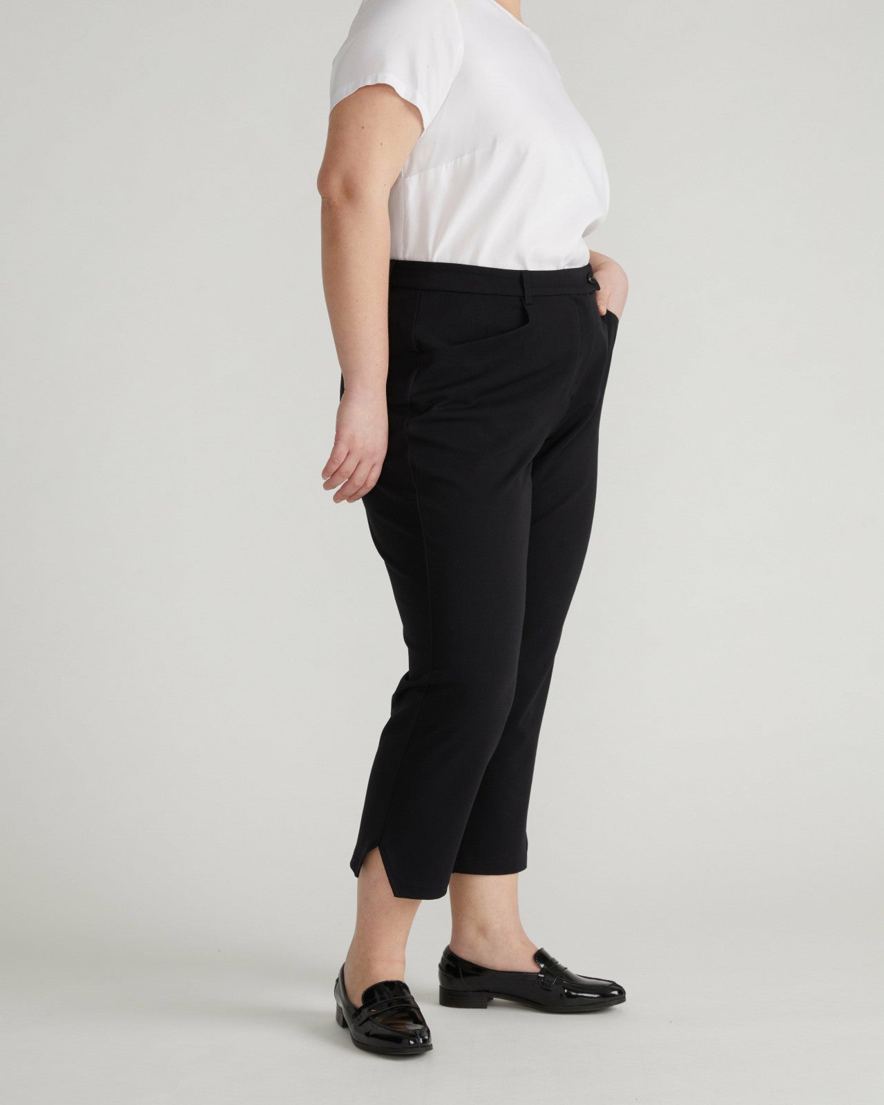Universal Standard All Day Mercer Tapered Leg Pants - Black