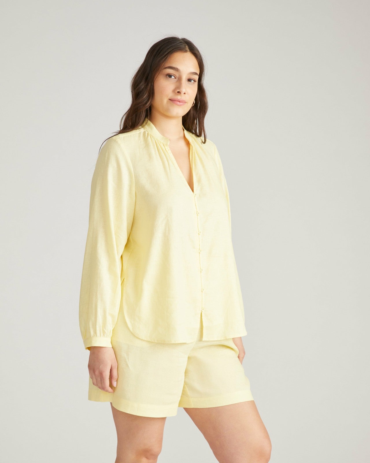 Universal Standard Avalon Linen Blend Blouse - Twinkle