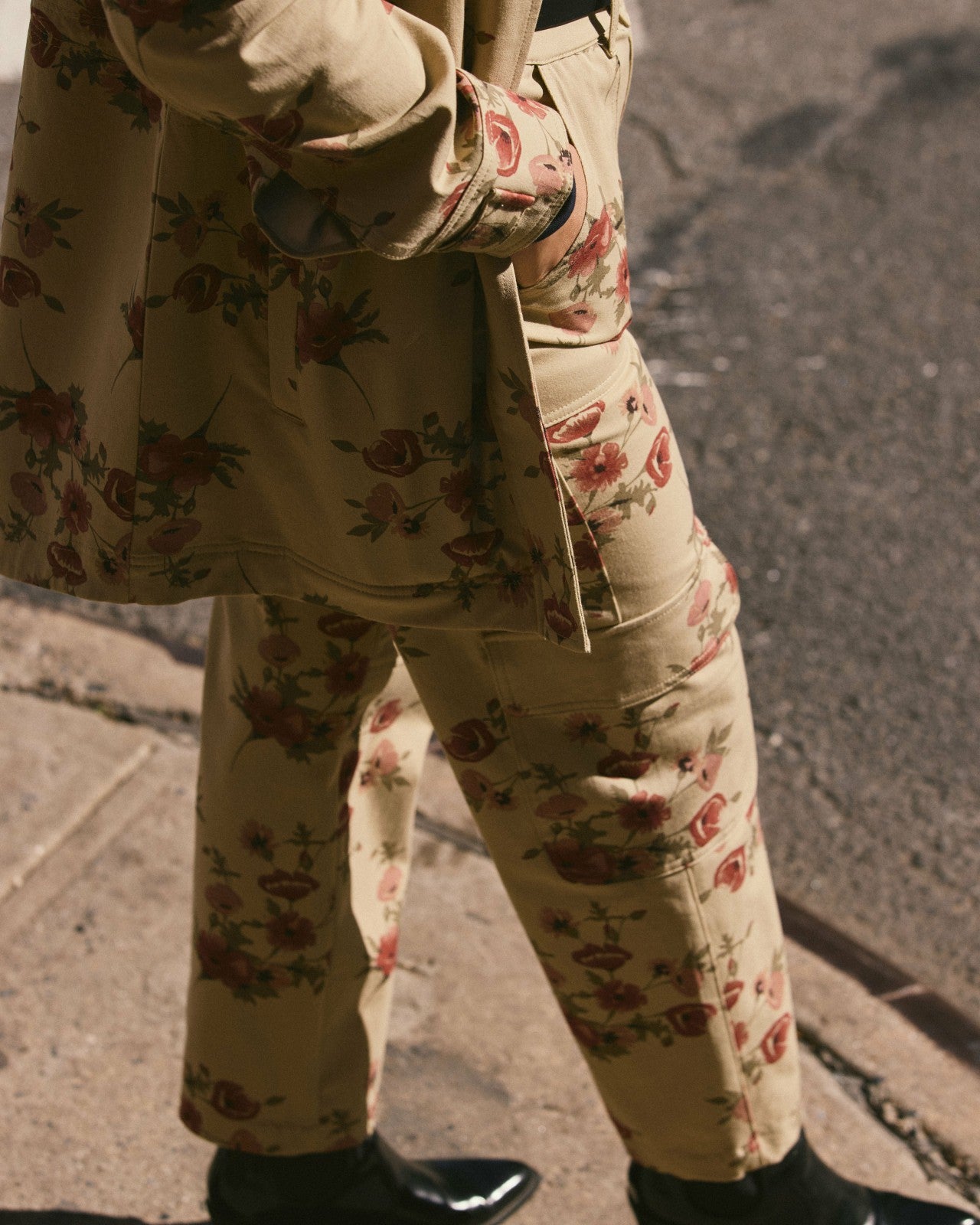 Universal Standard Karlee Stretch Cotton Twill Cargo Pants - Wild Flower Bouquet Print