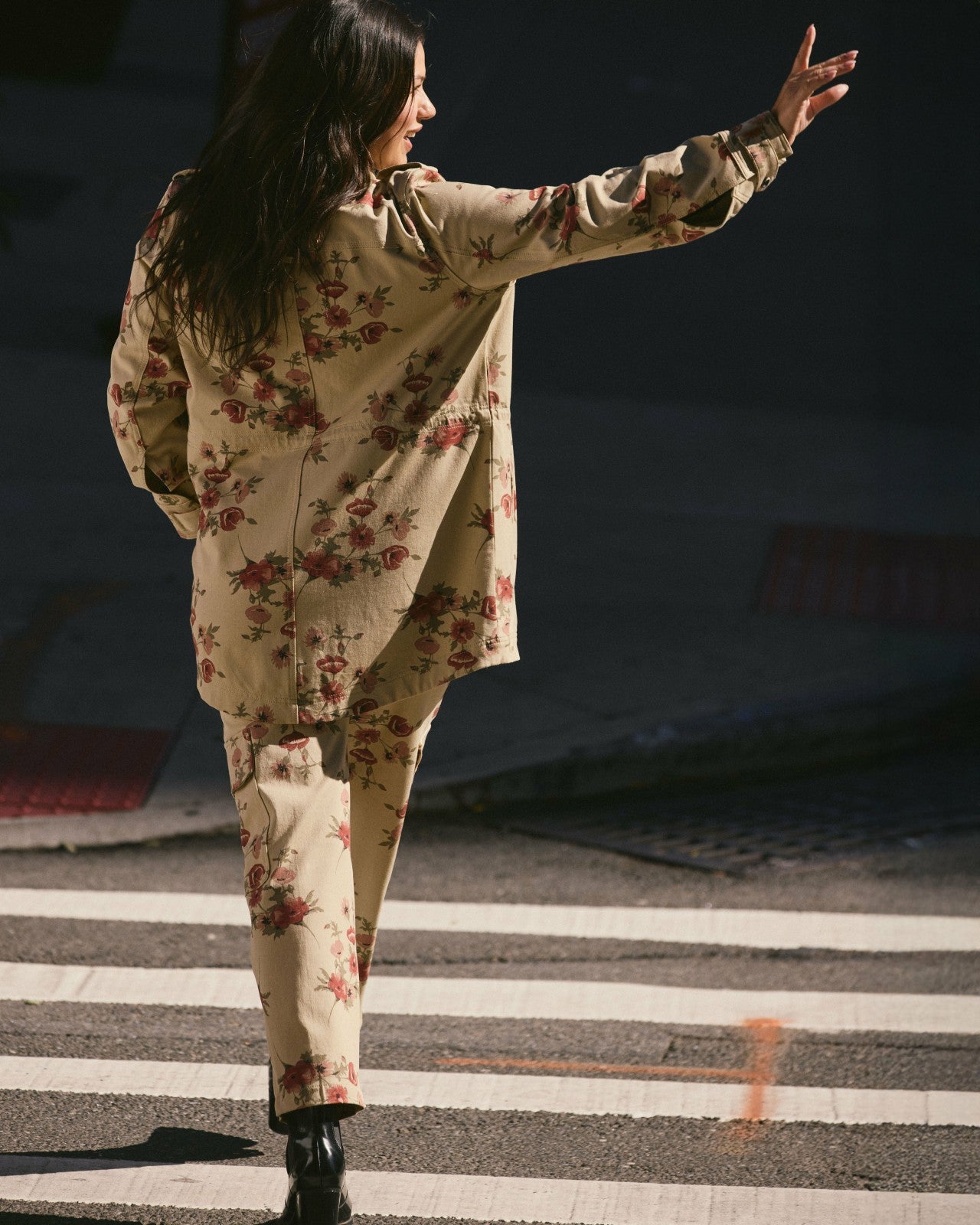 Universal Standard Karlee Stretch Cotton Twill Cargo Pants - Wild Flower Bouquet Print