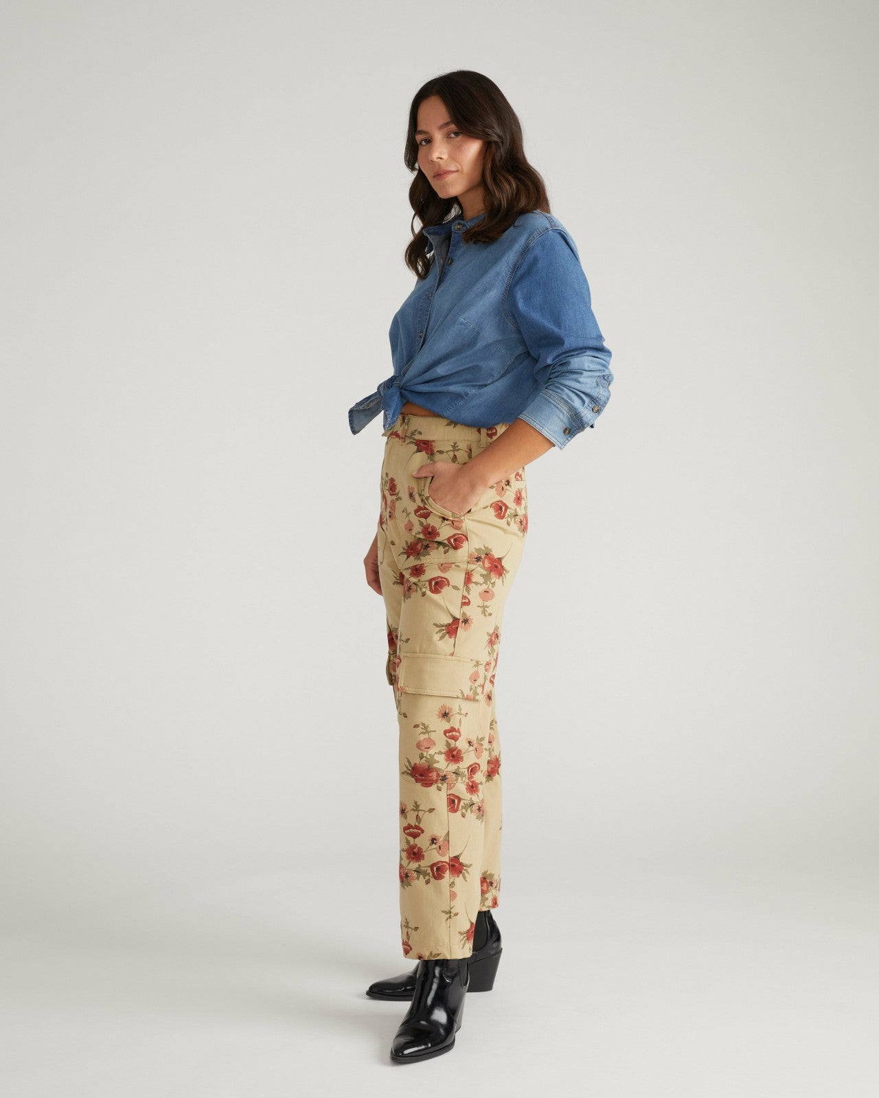 Universal Standard Karlee Stretch Cotton Twill Cargo Pants - Wild Flower Bouquet Print