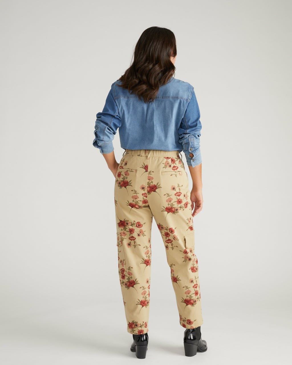 Universal Standard Karlee Stretch Cotton Twill Cargo Pants - Wild Flower Bouquet Print