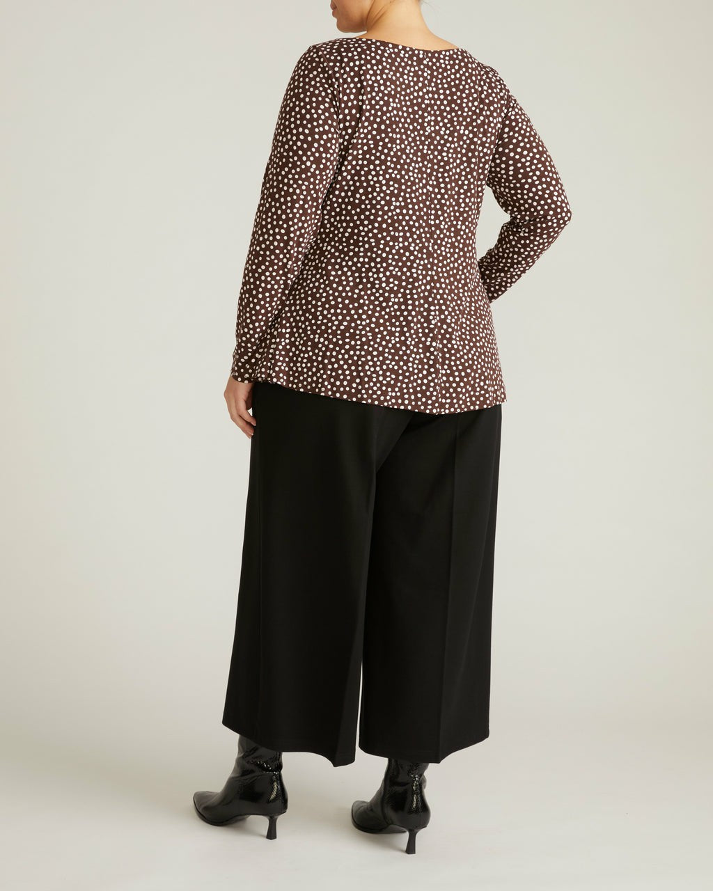 Universal Standard Cassandra Divine Jersey Top - Brown/White Dot Print