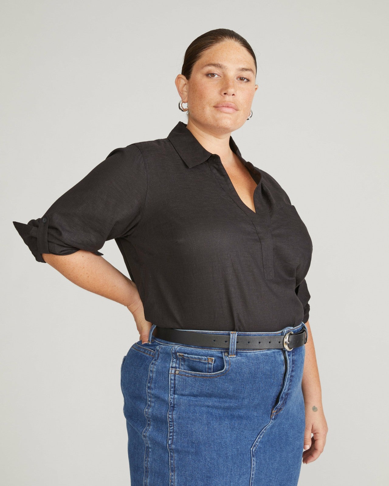 Universal Standard Button Back Linen Blend Polo Shirt - Black