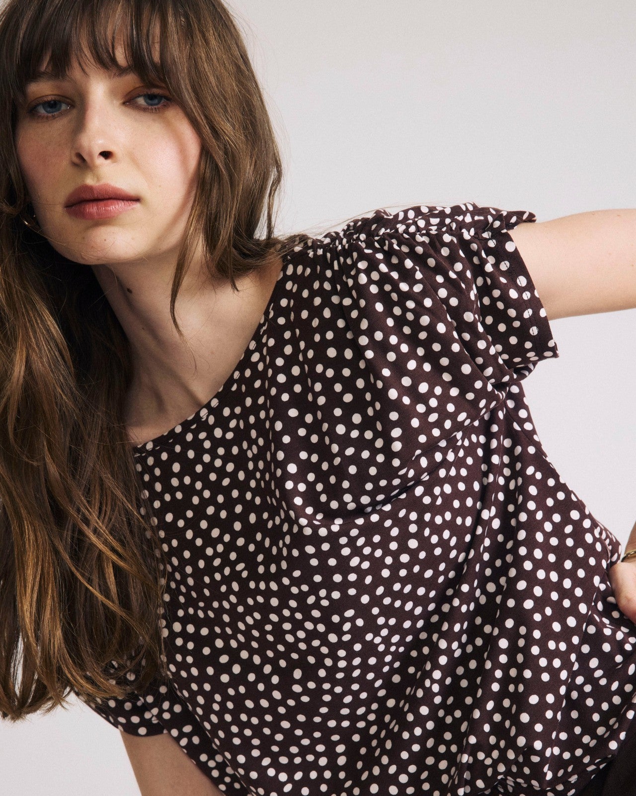 Universal Standard Helena Divine Jersey Gathered Tee - Brown/White Dot Print