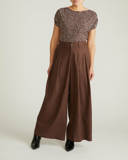 Universal Standard Helena Divine Jersey Gathered Tee - Brown/White Dot Print