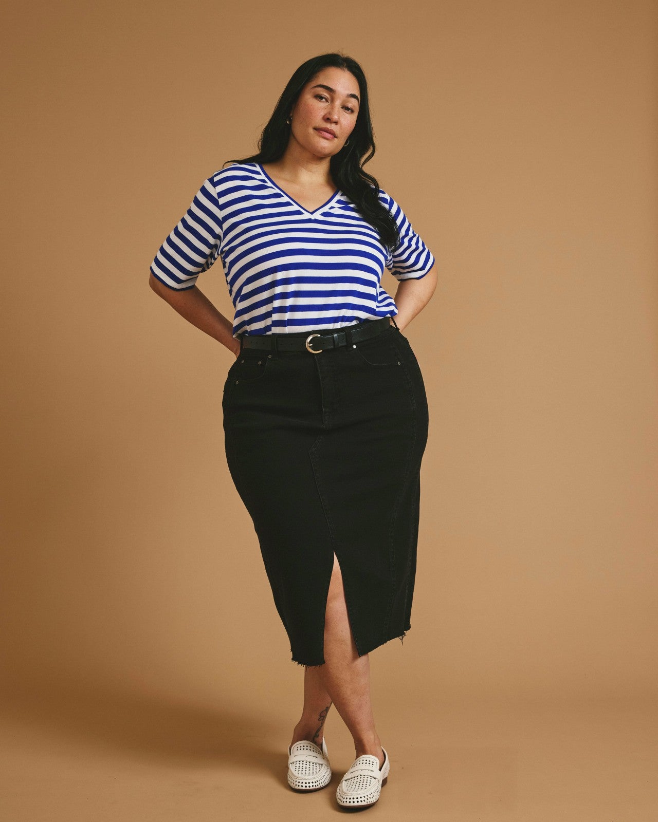 Universal Standard Maia Stovepipe Sleeve V Neck Tee - Hammersmith Blue/White Stripe