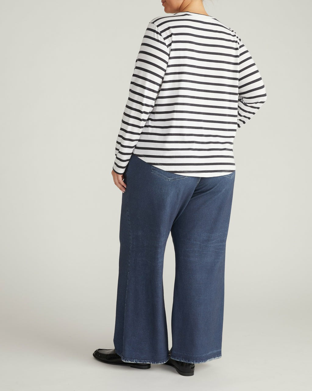 Universal Standard Light-As-Air Long Sleeve Crew Neck Tee - Zen Stripe