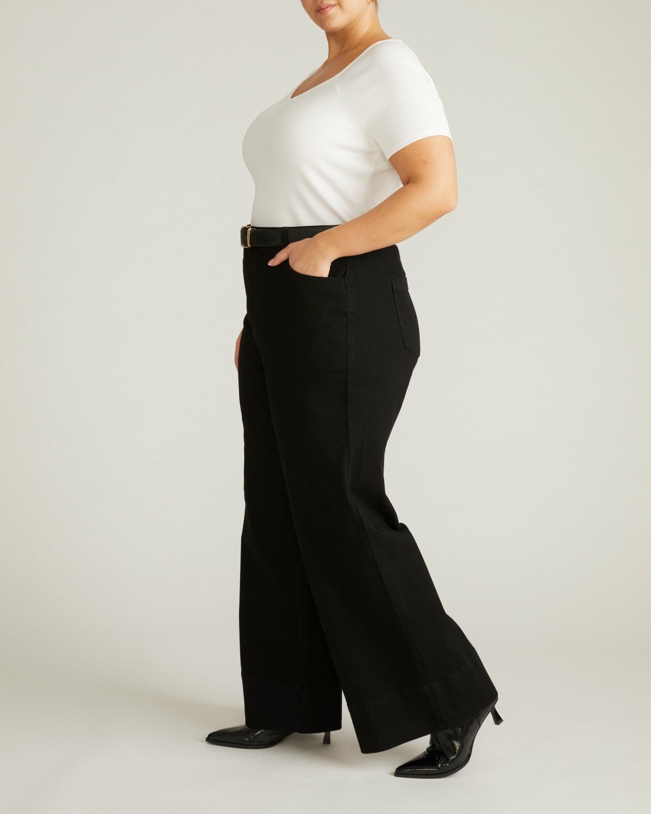 Universal Standard Carey Ribbed Sweetheart Tee - White
