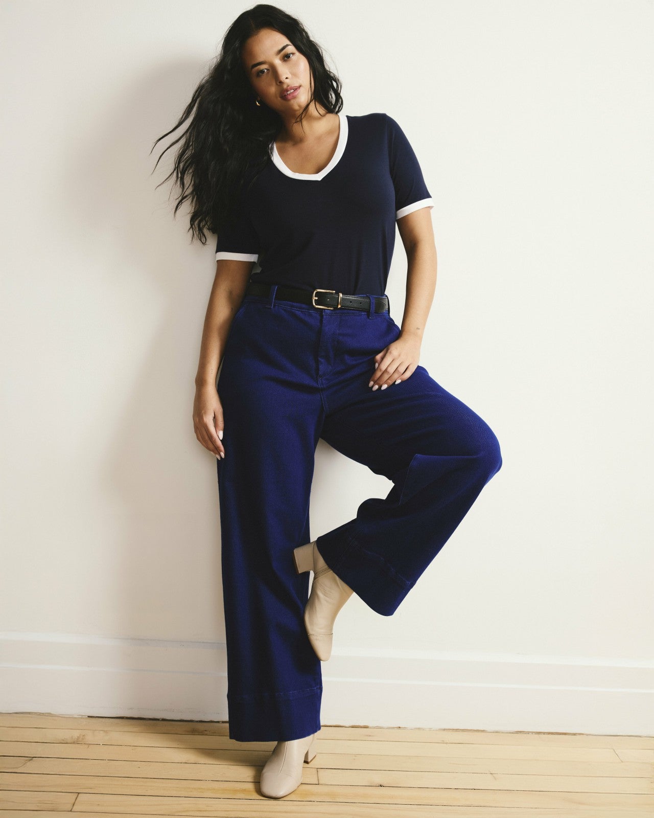 Universal Standard V Rex - Navy/White Trim