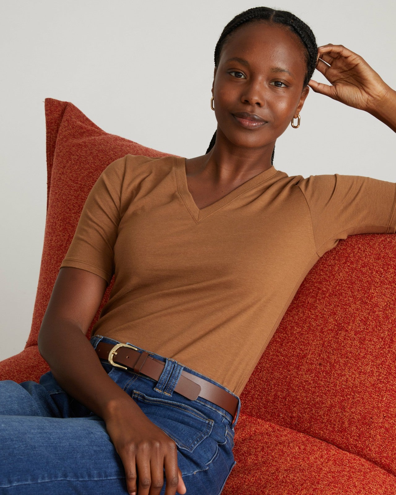 Universal Standard Maia Stovepipe Sleeve V Neck Tee - Classic Camel