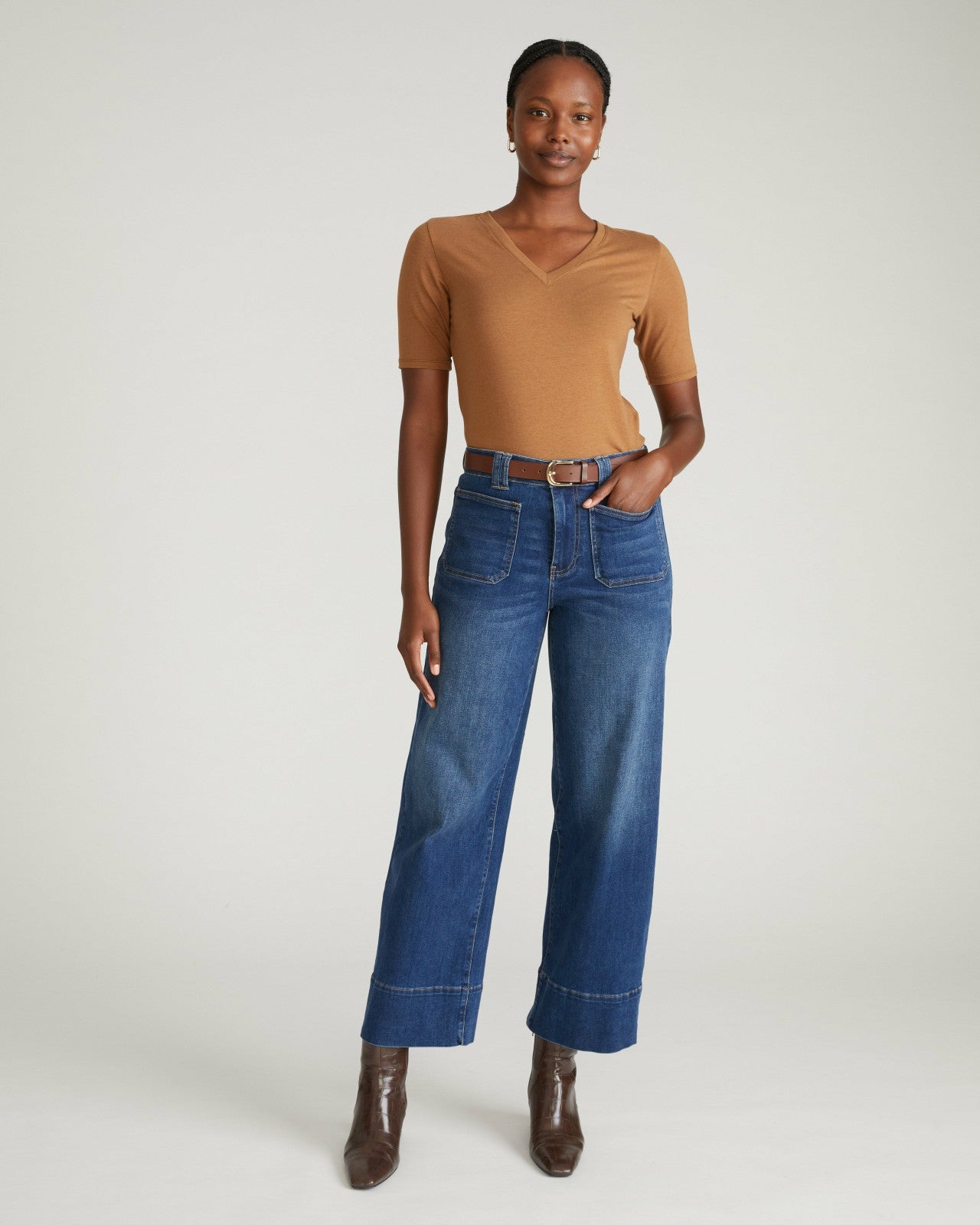 Universal Standard Maia Stovepipe Sleeve V Neck Tee - Classic Camel